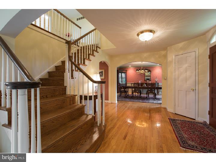 240 Ravenscliff Road Wayne, PA 19087 - Photo 2 of 13