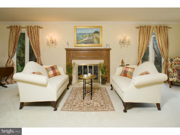 240 Ravenscliff Road Wayne, PA 19087 - Photo 4 of 13