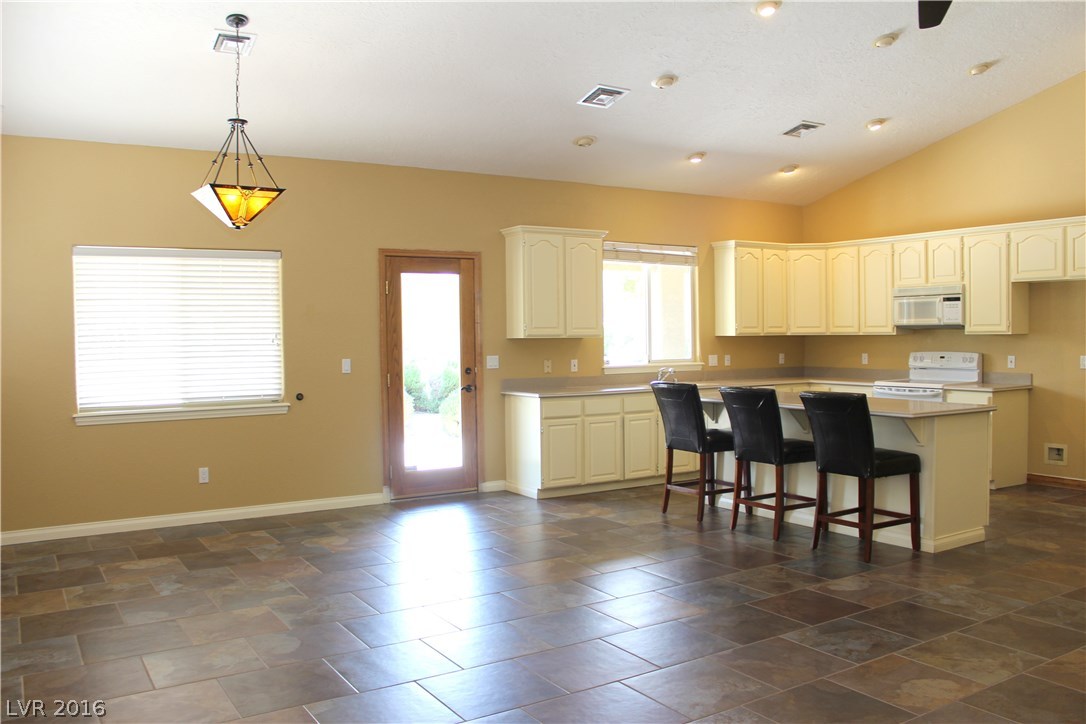 6045 North Riley Street Las Vegas, NV 89149 - Photo 11 of 35