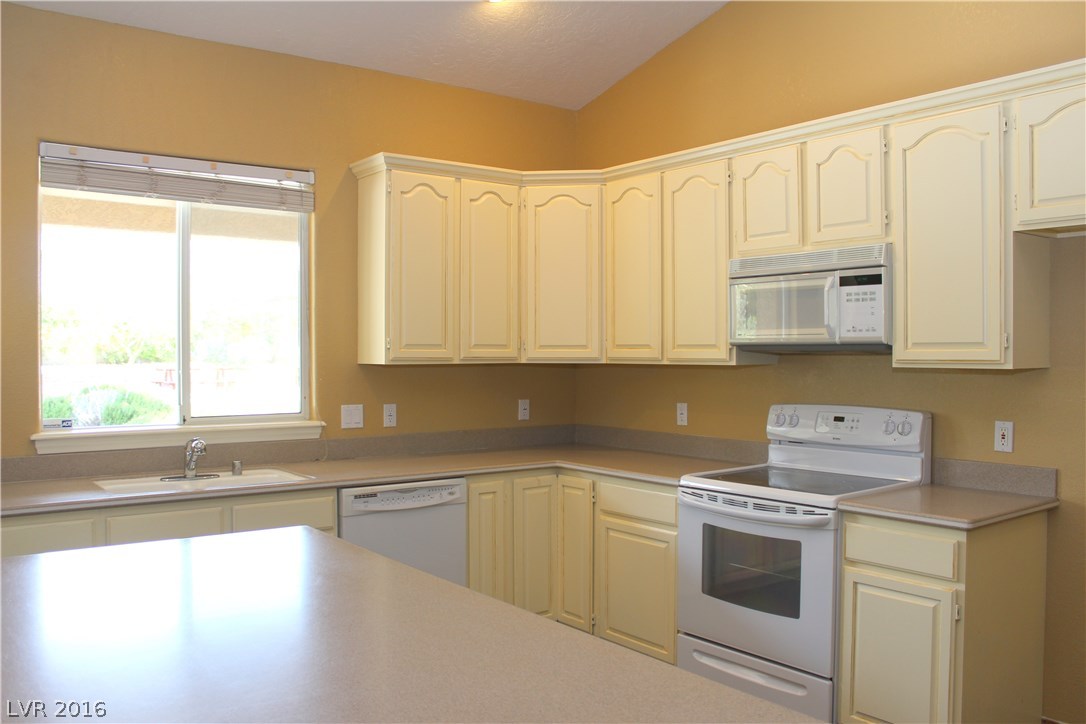 6045 North Riley Street Las Vegas, NV 89149 - Photo 12 of 35