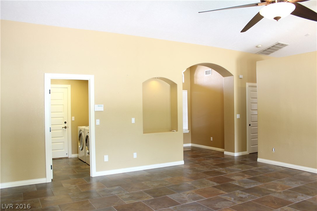 6045 North Riley Street Las Vegas, NV 89149 - Photo 8 of 35