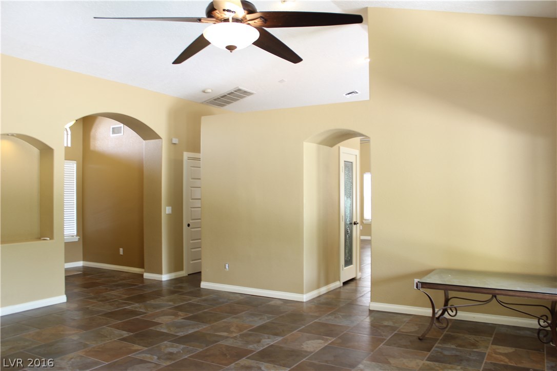 6045 North Riley Street Las Vegas, NV 89149 - Photo 9 of 35