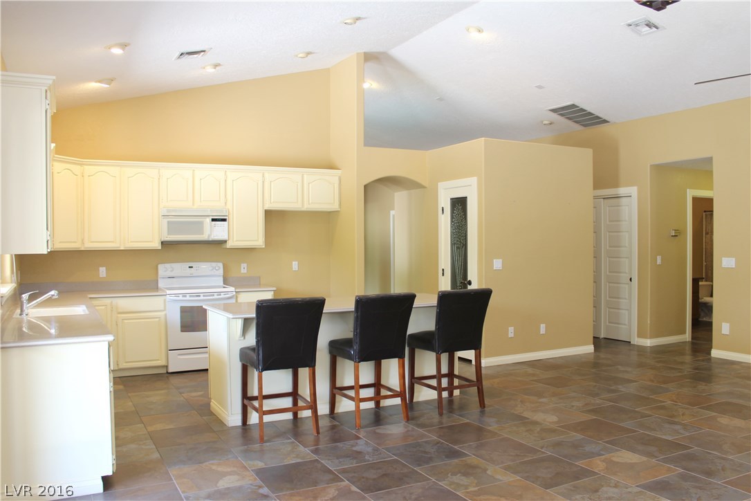 6045 North Riley Street Las Vegas, NV 89149 - Photo 10 of 35