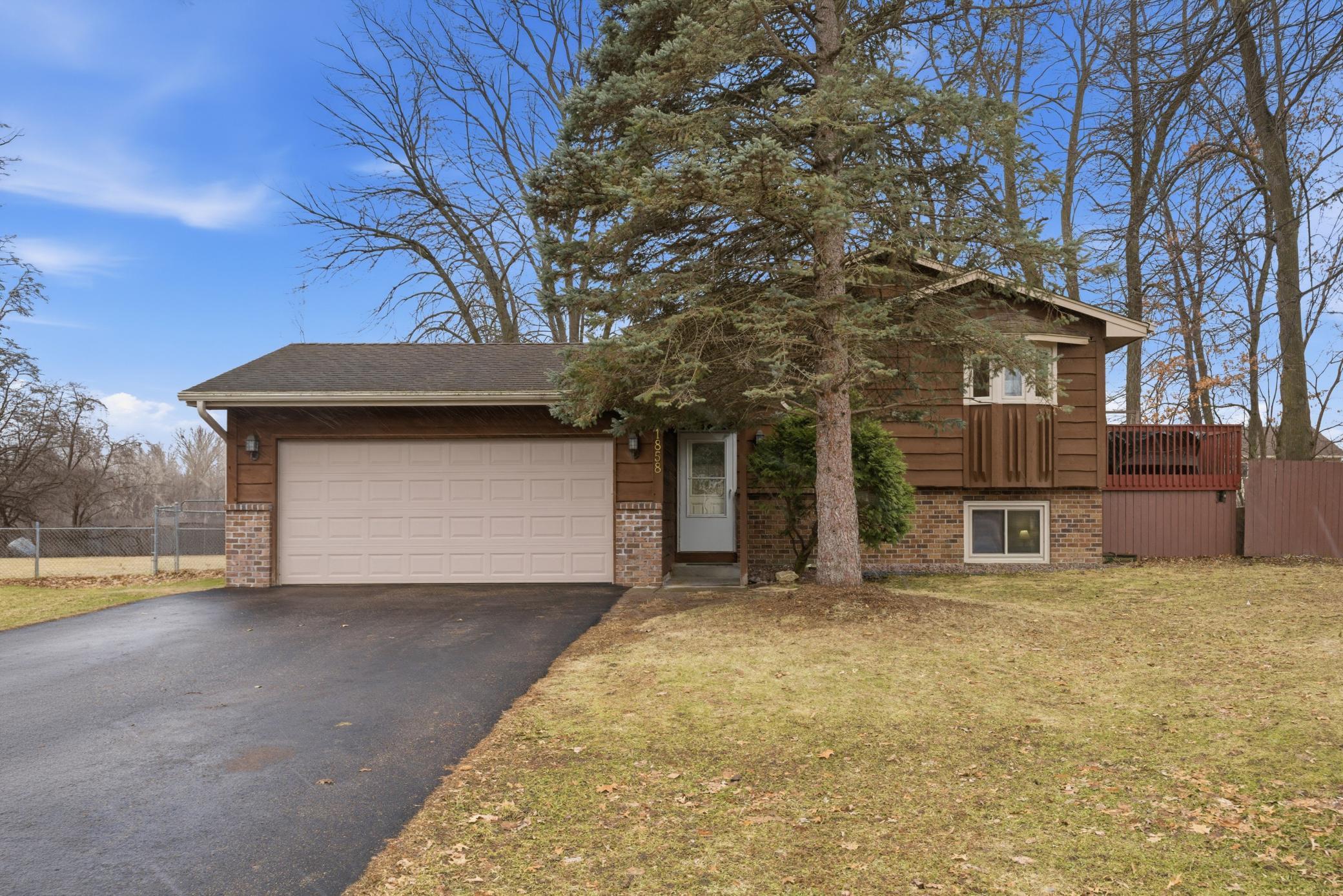 1858 Center Street Hugo, MN 55038 - Photo 4 of 49