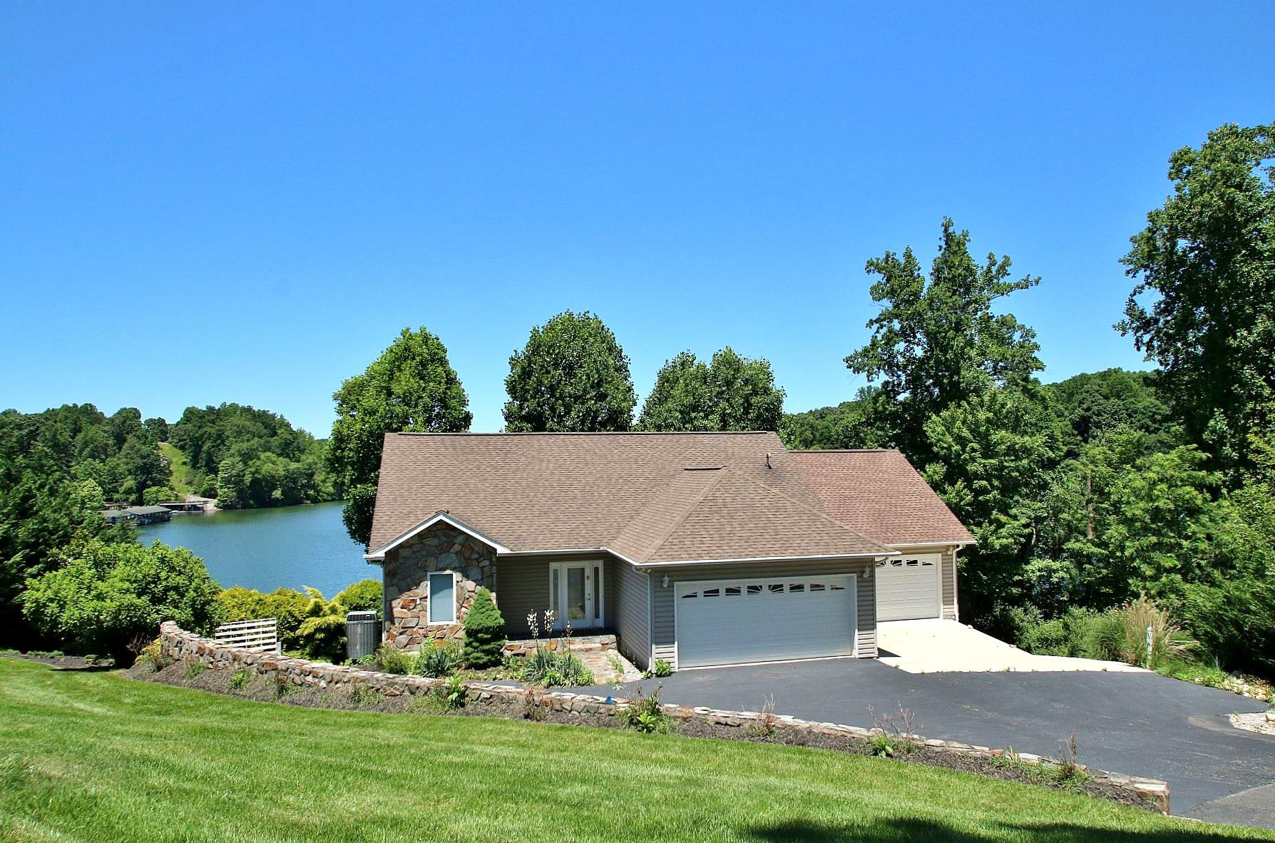1375 Idlewood Road Hardy, VA 24101 - Photo 5 of 52 img_3007
