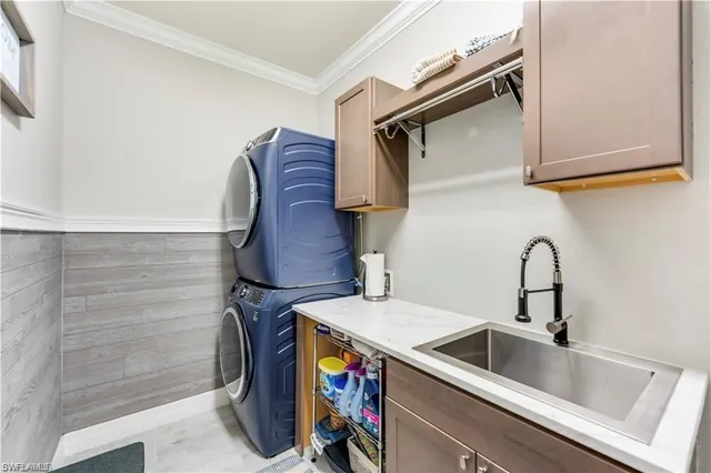 a close view of sink and tap