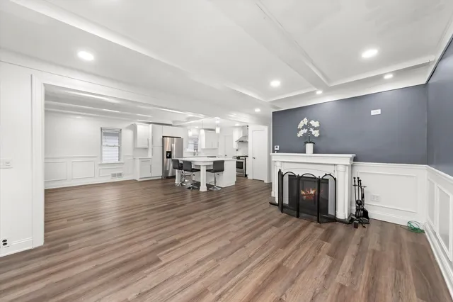 $298,000 | 1317 Waverly Place, Joliet, IL 60435