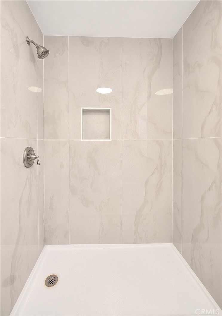 3105 Walton Avenue Los Angeles, CA 90007 - Photo 25 of 38 a bathroom with a shower