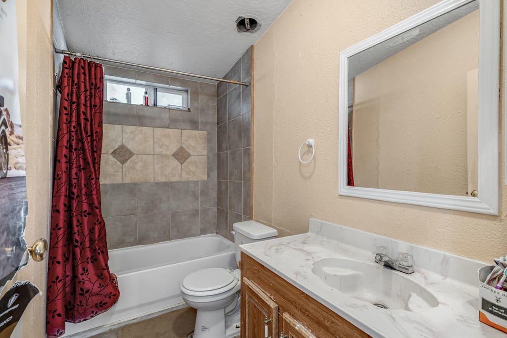 5294 Upton Road Central Point, OR 97502 - Photo 38 of 44 UR(58)