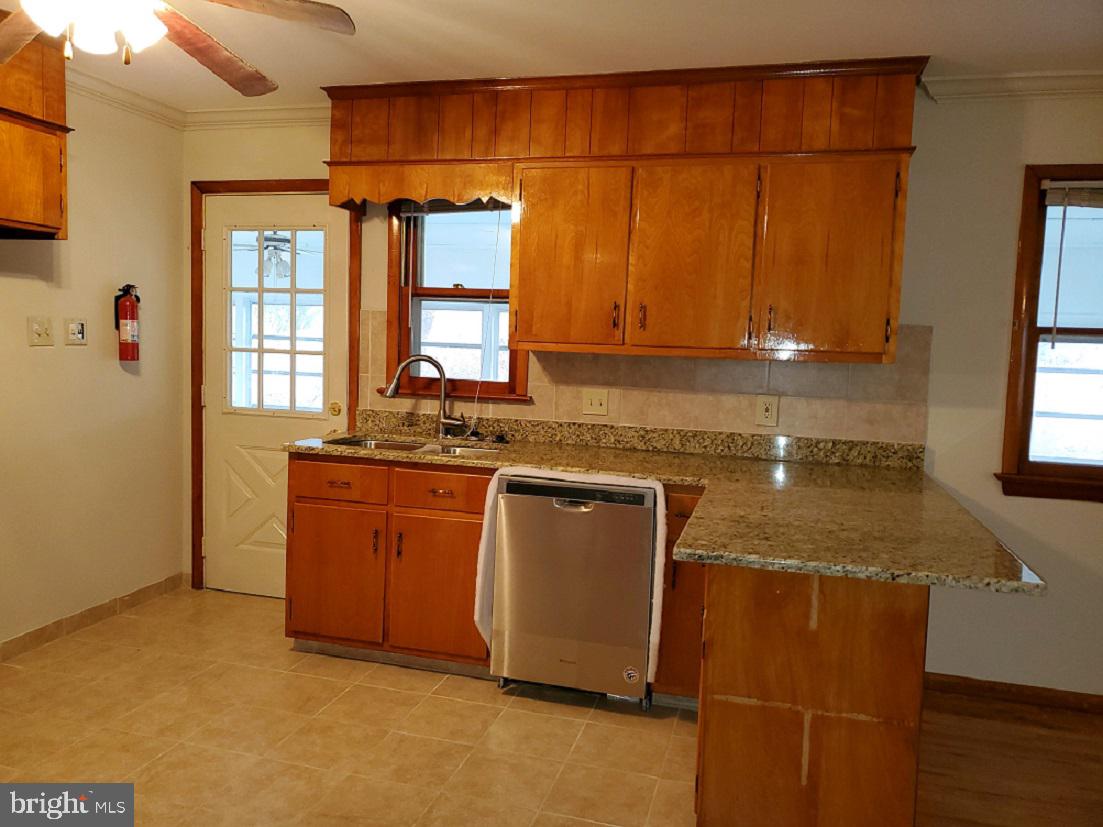 46 Church Street Penns Grove, NJ 08069 - Photo 7 of 32 Gallery Image 7