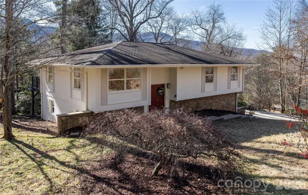 $600,000 | 104 Disosway Street, Black Mountain, NC 28711