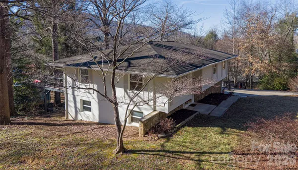 $600,000 | 104 Disosway Street, Black Mountain, NC 28711