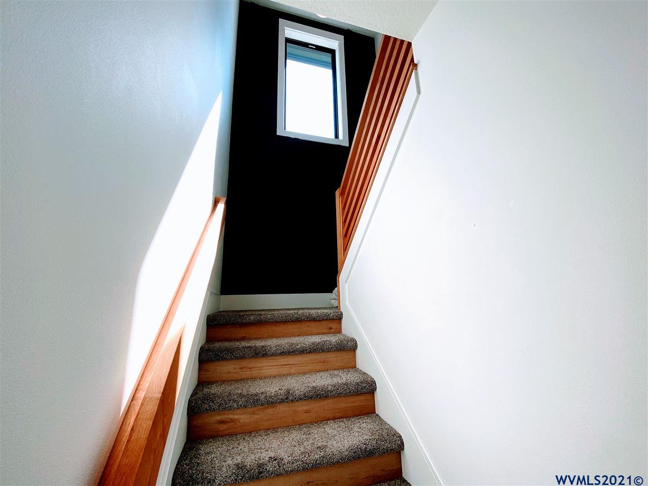 7029 Riva Ridge Drive Southeast Turner, OR 97392 - Photo 12 of 40 Gallery Image 12