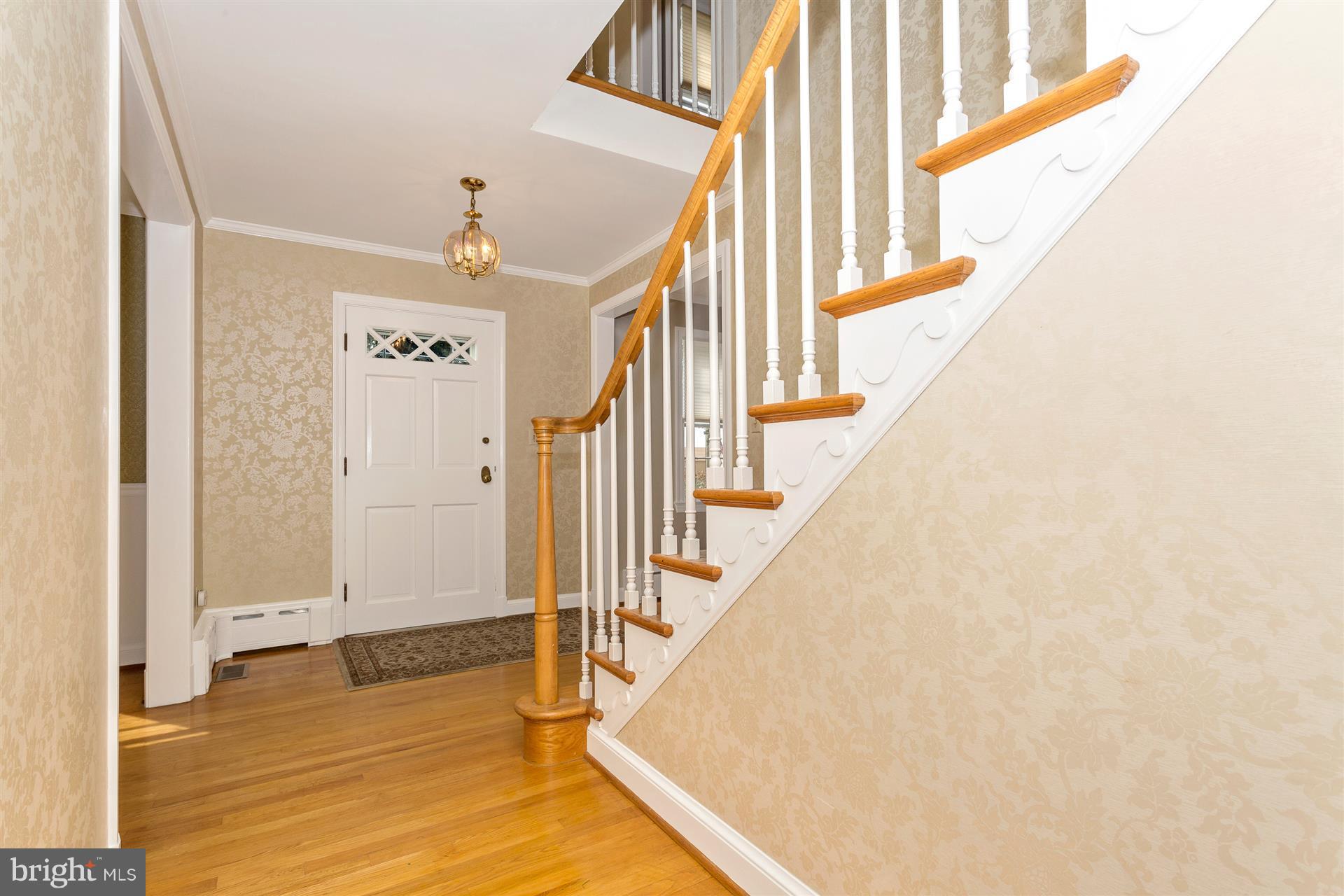7101 Brink Road Gaithersburg, MD 20882 - Photo 12 of 30 Foyer area