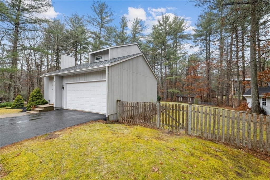 64 Newcombs Mill Road Kingston, MA 02364 - Photo 3 of 32 Gallery Image 3