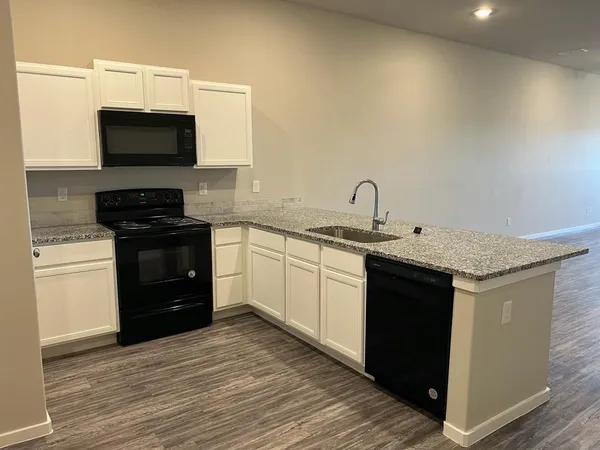 $1,299 | 2125 North Texas Avenue, Unit B, Lubbock, TX 79403