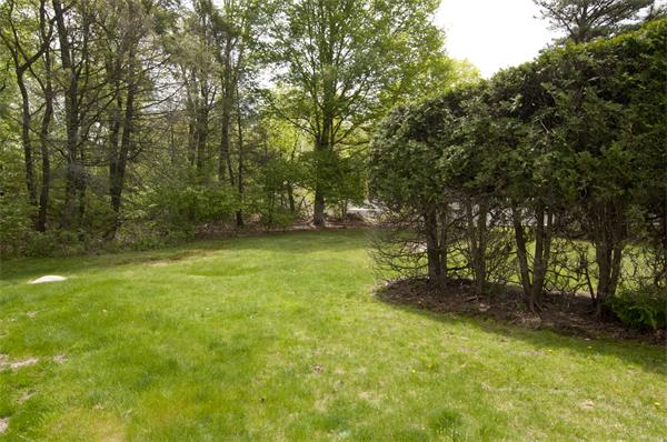 36 Helen Road Braintree, MA 02184 - Photo 16 of 18 Gallery Image 16