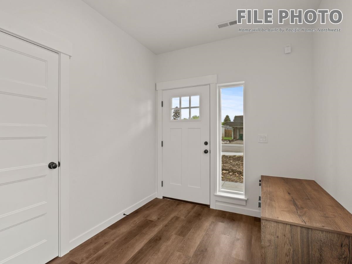 2107 North Sipple Road Spokane Valley, WA 99212 - Photo 2 of 21