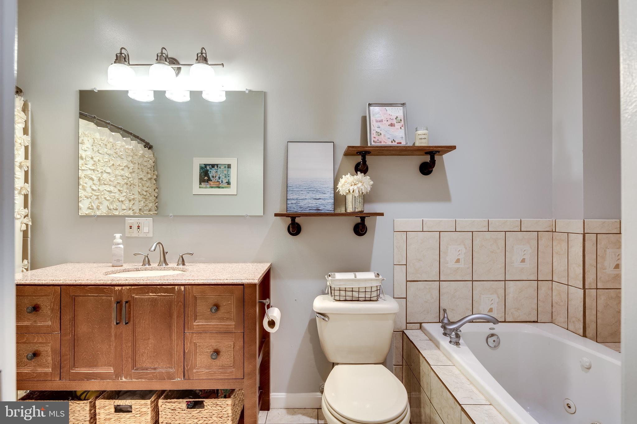 728 South Curley Street Baltimore, MD 21224 - Photo 15 of 29 Full Bath with Jetted Soaking Tub