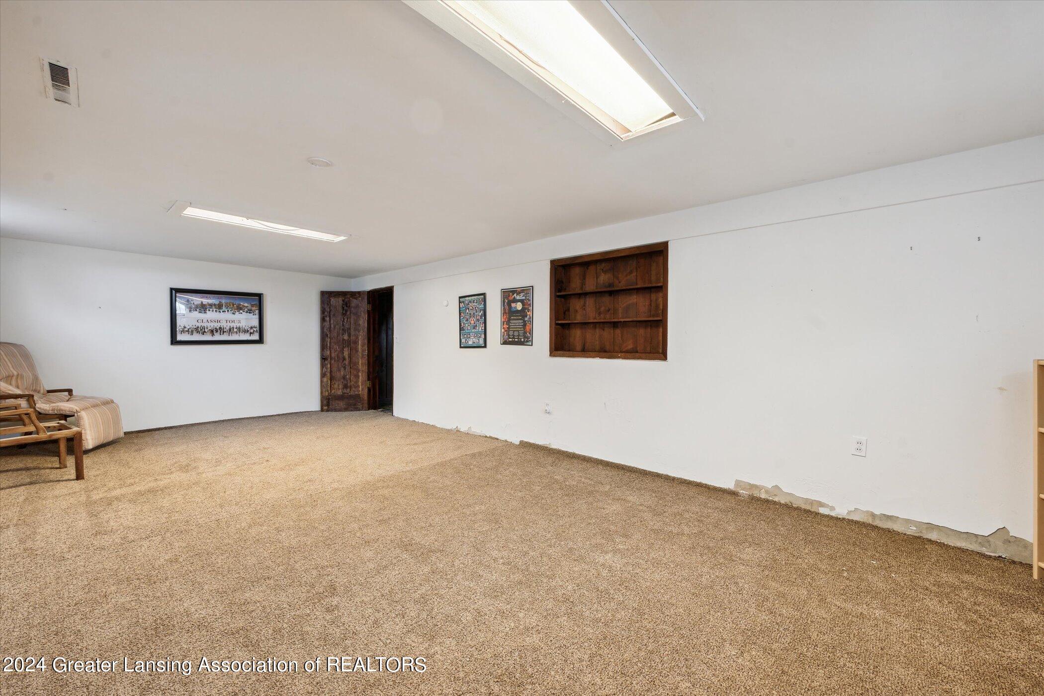 1810 West Jason Road Dewitt, MI 48820 - Photo 36 of 50 36-1810-W-Jason-Rd-DeWitt-MI-48820-Windo