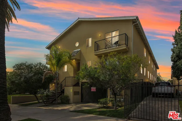 $2,995 | 121 South Rampart Boulevard, Unit 3, Los Angeles, CA 90057