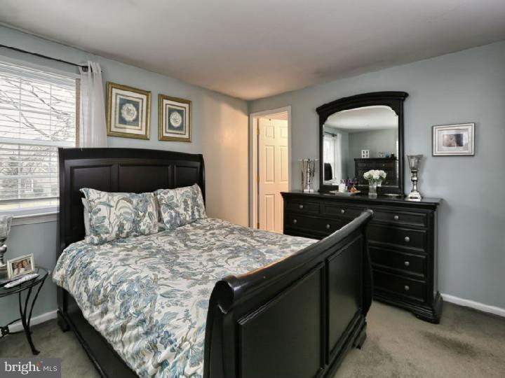 114 Greenbriar Road Delran, NJ 08075 - Photo 16 of 25 Gallery Image 16
