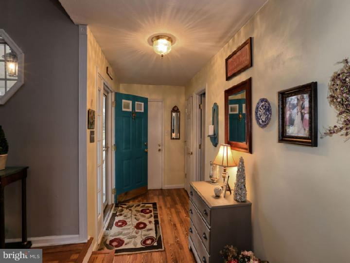 114 Greenbriar Road Delran, NJ 08075 - Photo 4 of 25 Gallery Image 4