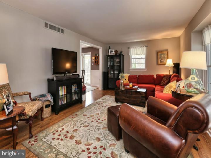 114 Greenbriar Road Delran, NJ 08075 - Photo 7 of 25 Gallery Image 7