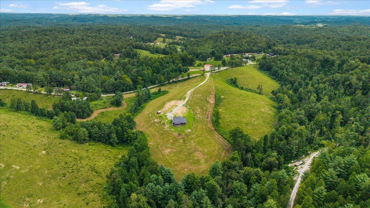 2113 Calaboose Ridge Road Campton, KY 41301 - Photo 45 of 50 45-DJI_20260805170536_0326_D