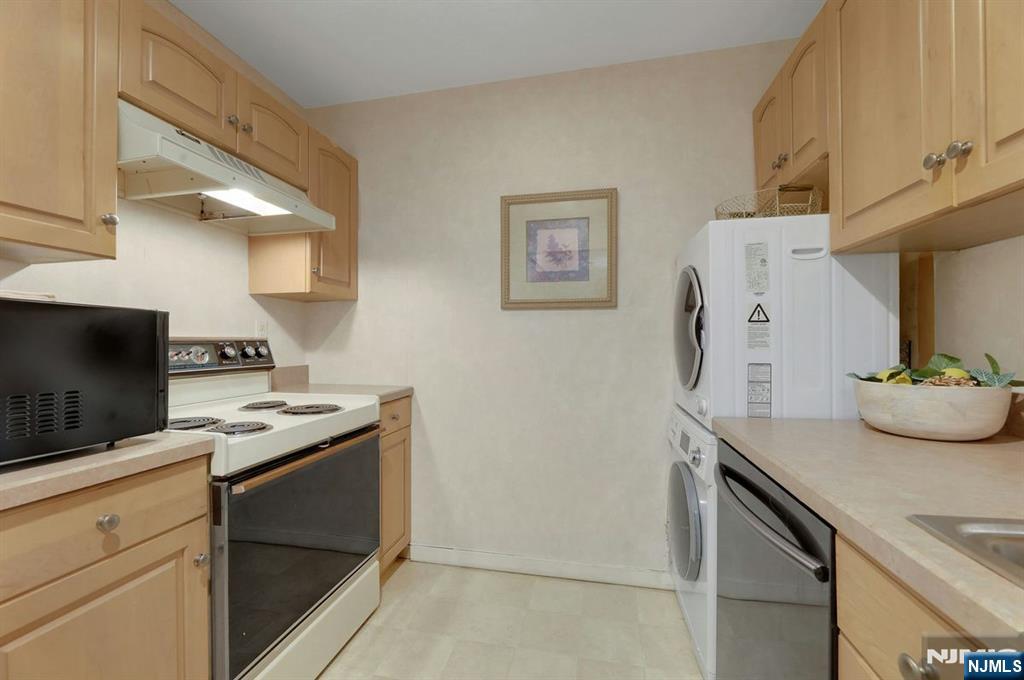 50 Rock Road, Unit B10 Hawthorne, NJ 07506 - Photo 12 of 26 Gallery Image 12