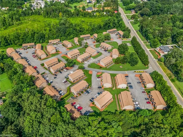 $1,270,000 | 420 Vista Circle, Winston-Salem, NC 27106