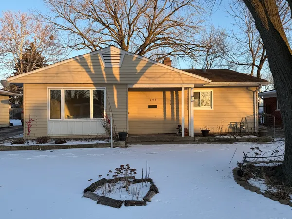 $2,350 | 155 West Wayne Place, Wheeling, IL 60090