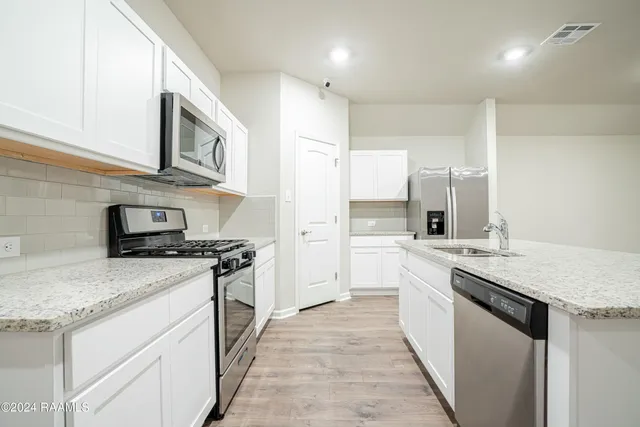 $1,950 | 101 Acadian Lk Drive, Duson, LA 70529