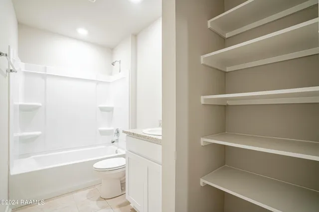 $1,950 | 101 Acadian Lk Drive, Duson, LA 70529