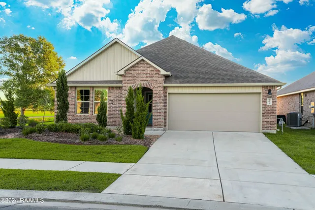 $1,950 | 101 Acadian Lk Drive, Duson, LA 70529