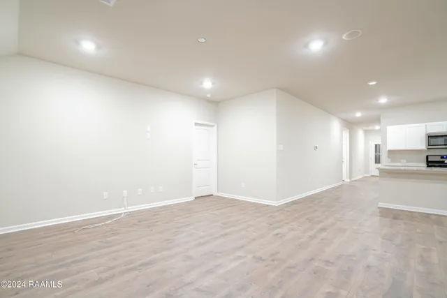 $1,950 | 101 Acadian Lk Drive, Duson, LA 70529