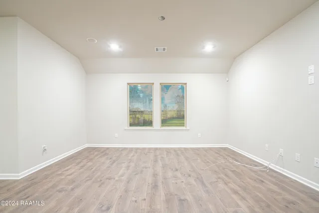 $1,950 | 101 Acadian Lk Drive, Duson, LA 70529