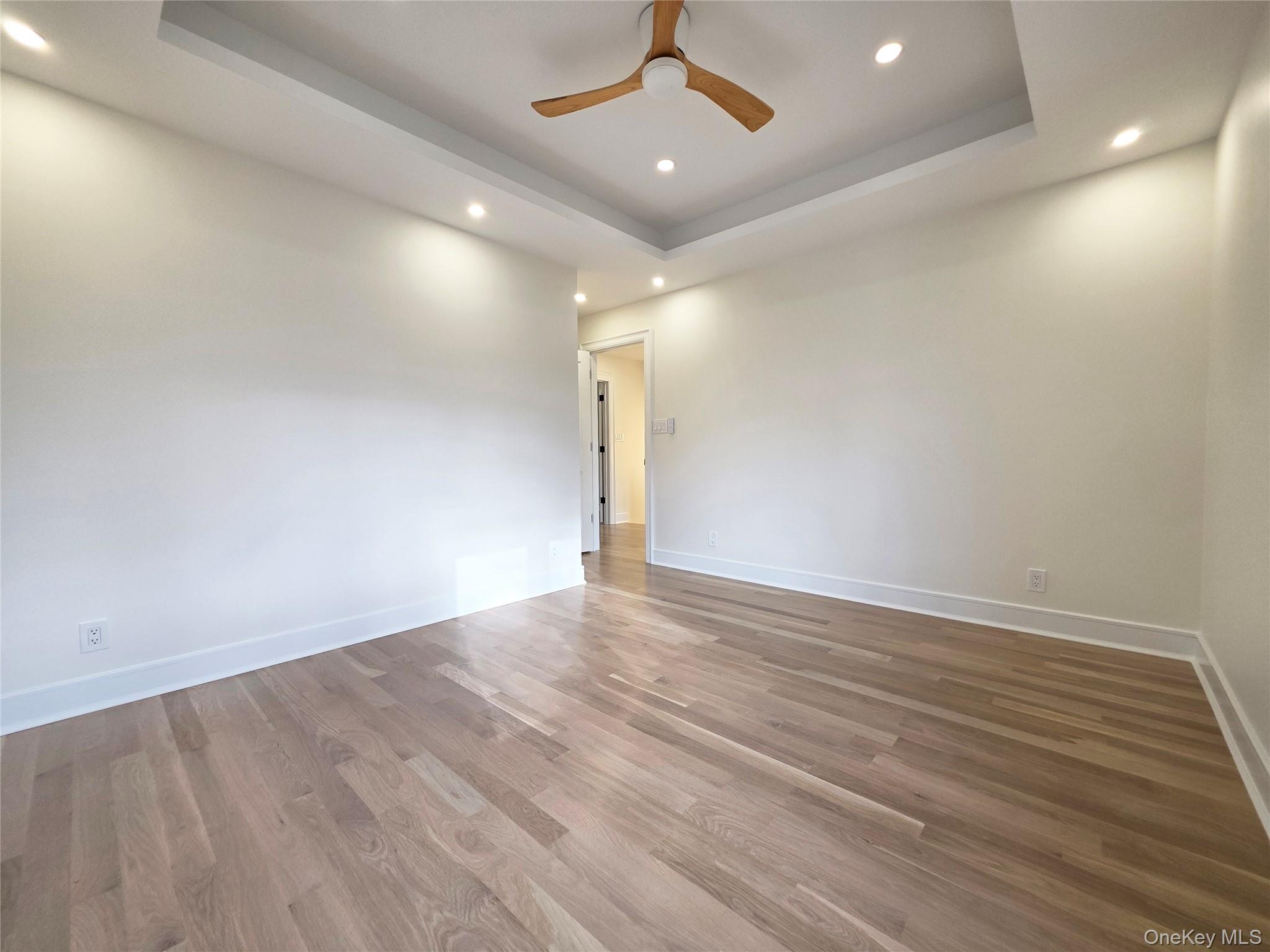 208 Wetherill Road Garden City, NY 11530 - Photo 14 of 34