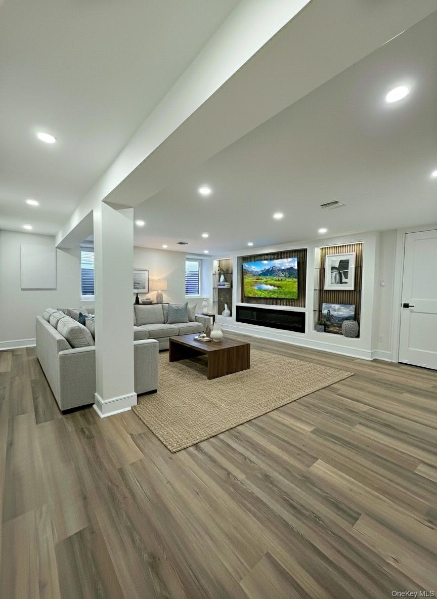 208 Wetherill Road Garden City, NY 11530 - Photo 26 of 34