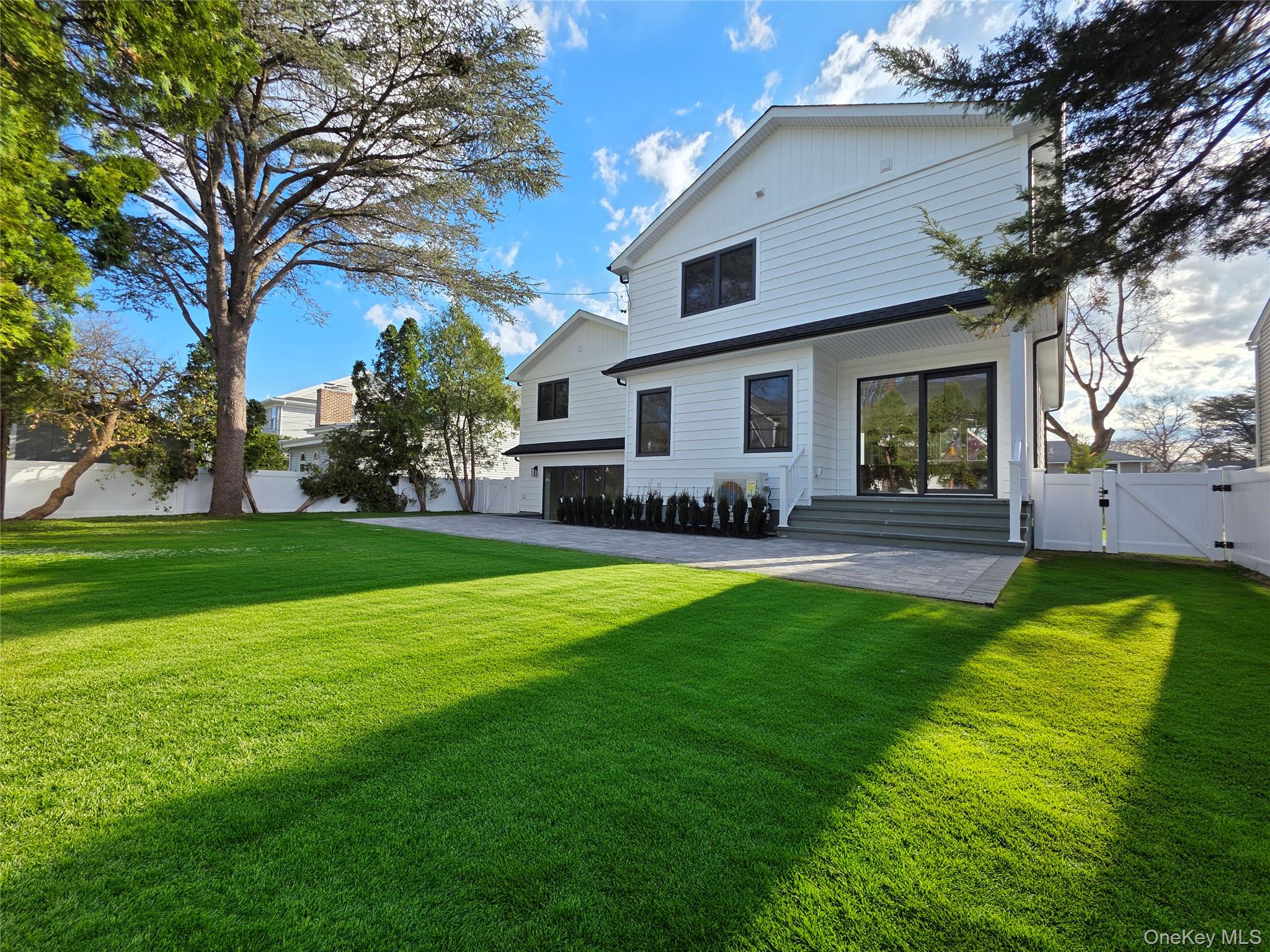 208 Wetherill Road Garden City, NY 11530 - Photo 34 of 34