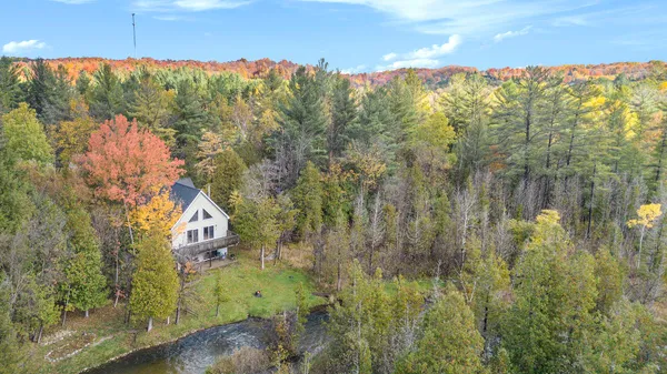 $460,000 | 11241 Somers Lane, Honor, MI 49640