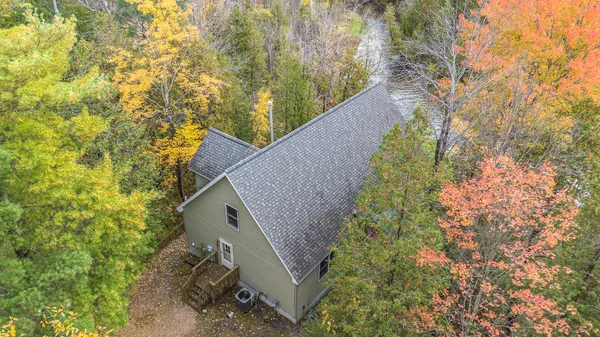 $460,000 | 11241 Somers Lane, Honor, MI 49640