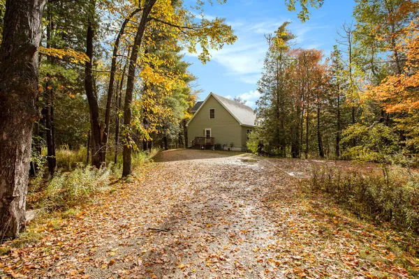 $460,000 | 11241 Somers Lane, Honor, MI 49640