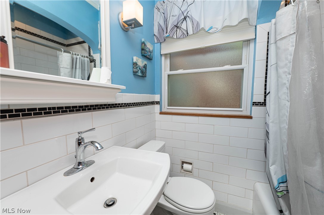 1684 South Green Road South Euclid, OH 44121 - Photo 28 of 50 Nicely updated main floor full bath