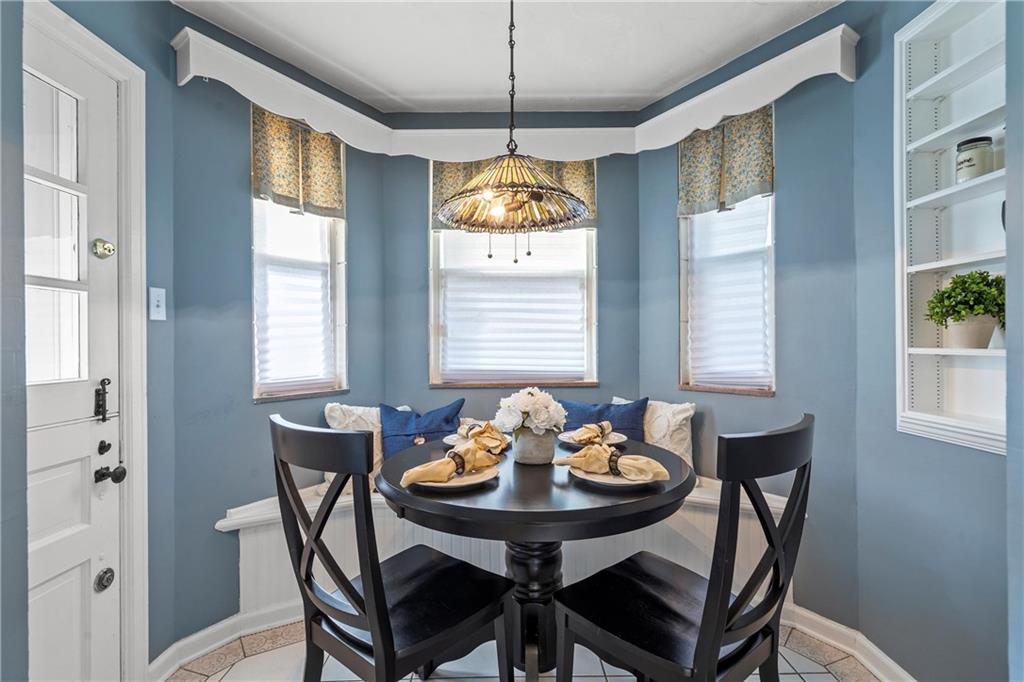 100 Circle Drive Pittsburgh, PA 15237 - Photo 13 of 31 a dining room with furniture and window
