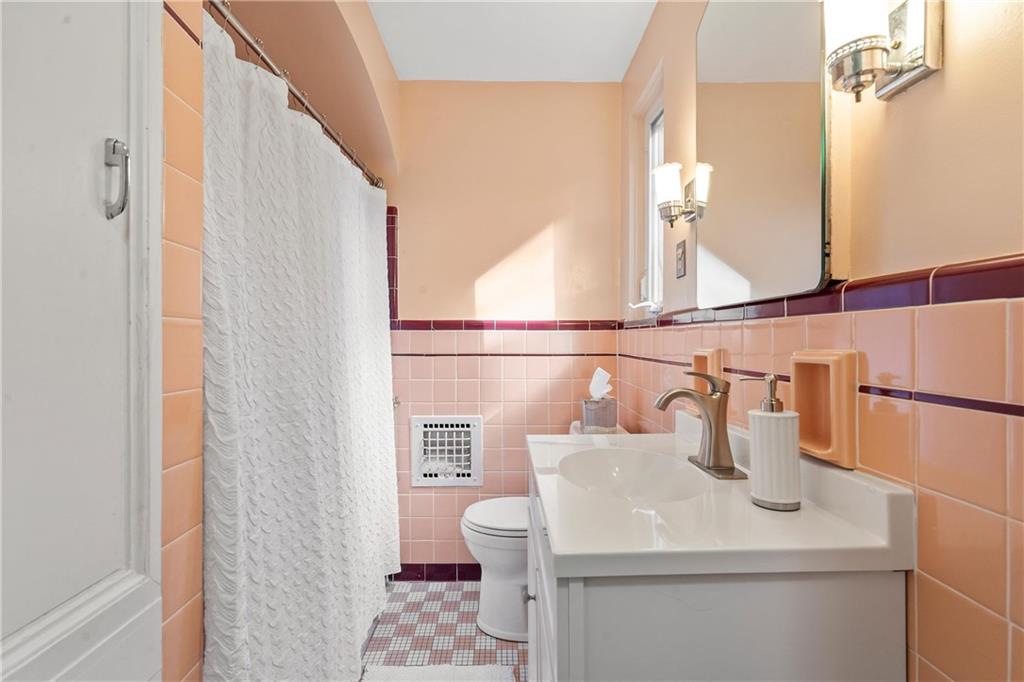 100 Circle Drive Pittsburgh, PA 15237 - Photo 19 of 31 a bathroom with a sink and a toilet