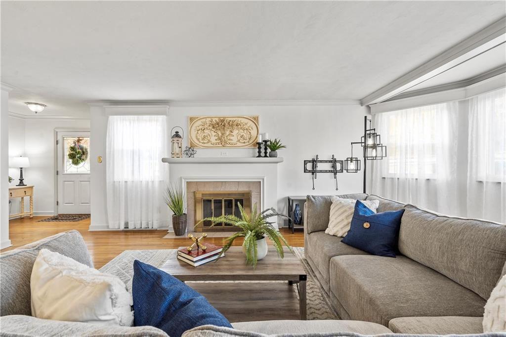 100 Circle Drive Pittsburgh, PA 15237 - Photo 6 of 31 a living room with furniture and a fireplace