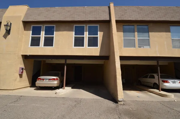 $895 | 1620 North Wilmot Road, Unit B304, Tucson, AZ 85712
