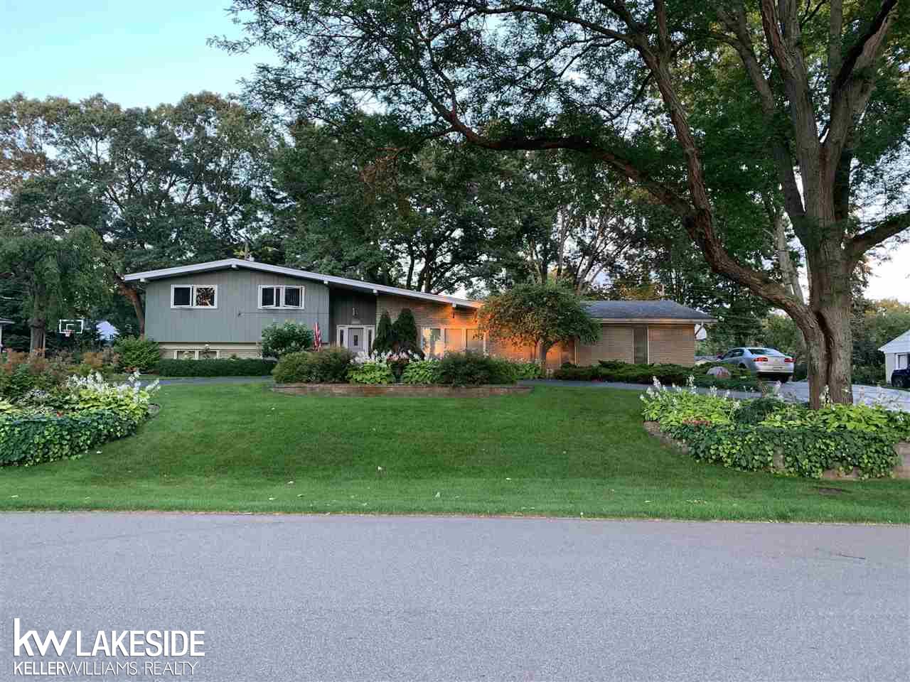 501 Longford Drive Rochester Hills, MI 48309 - Photo 2 of 38