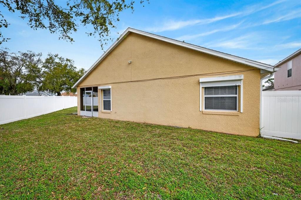 630 Fawn Ridge Drive Orange City, FL 32763 - Photo 48 of 55 a backyard of a house